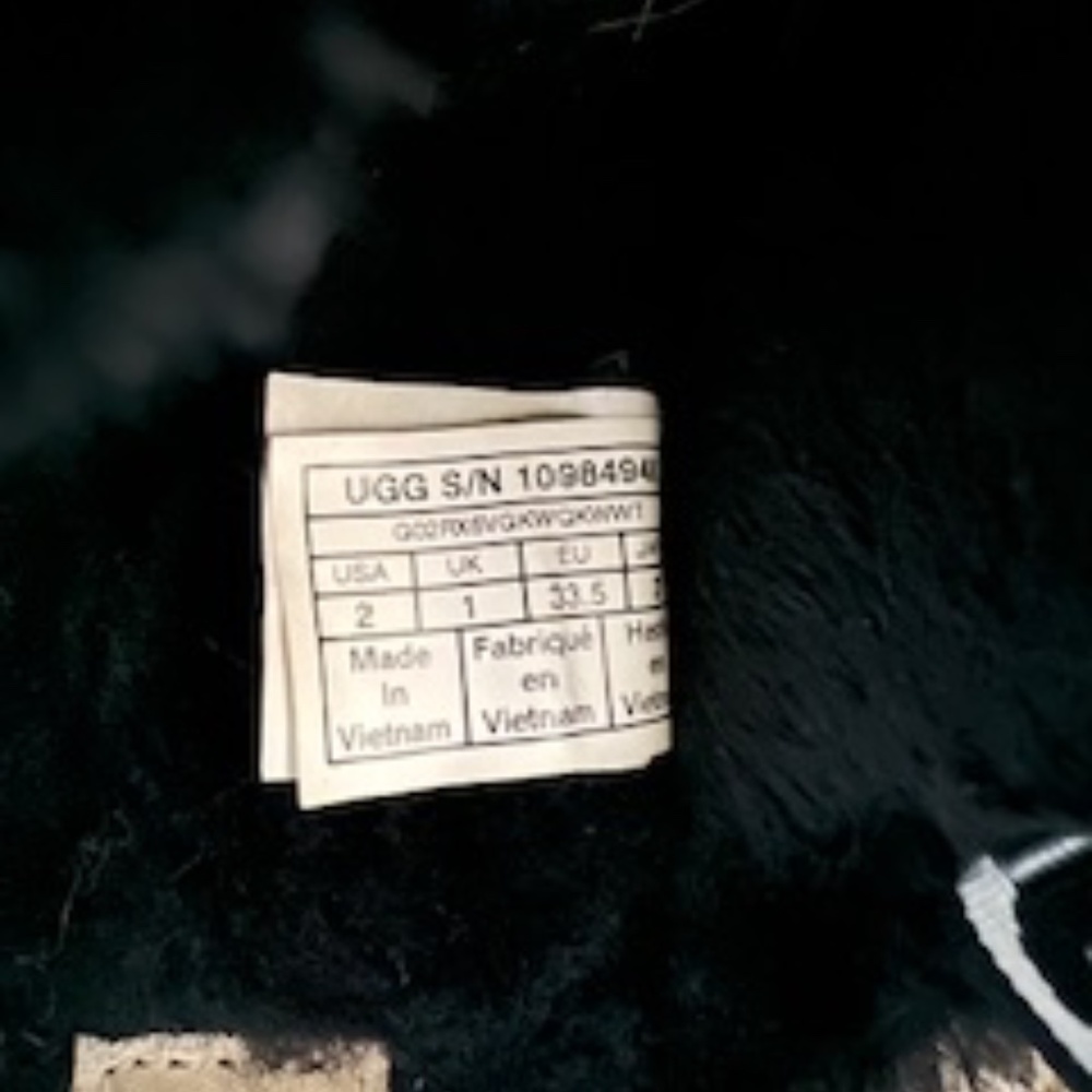 UGG Fluff Yeah Youth Size 2 Black Sheepskin Fur Sling back Slipper Sandals - Picture 8 of 8